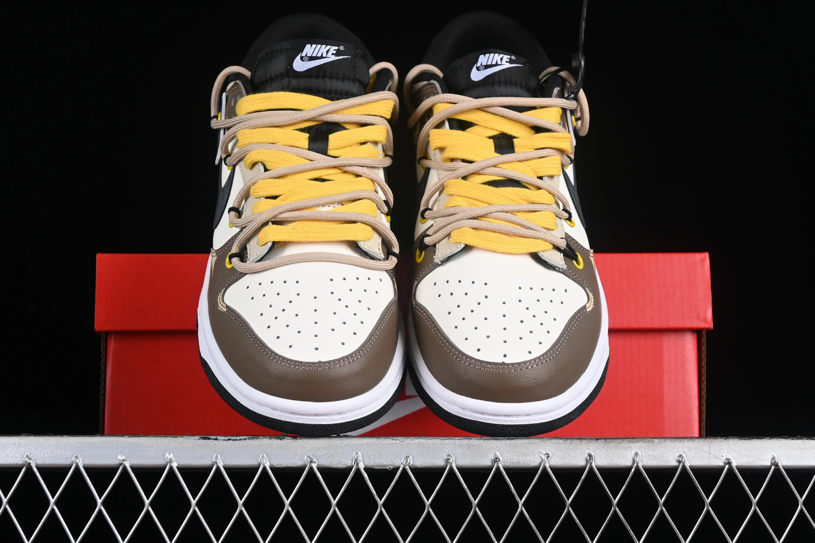 All Categories Nk SB Dunk Series Nk SB Dunk Low Low-top Sneakers Nk Dunk Low Panda Prank Jungle Crossing Overcoming Troubles Black Mamba Snake Print SB Strap Low-top Casual Sneakers DV0831-002